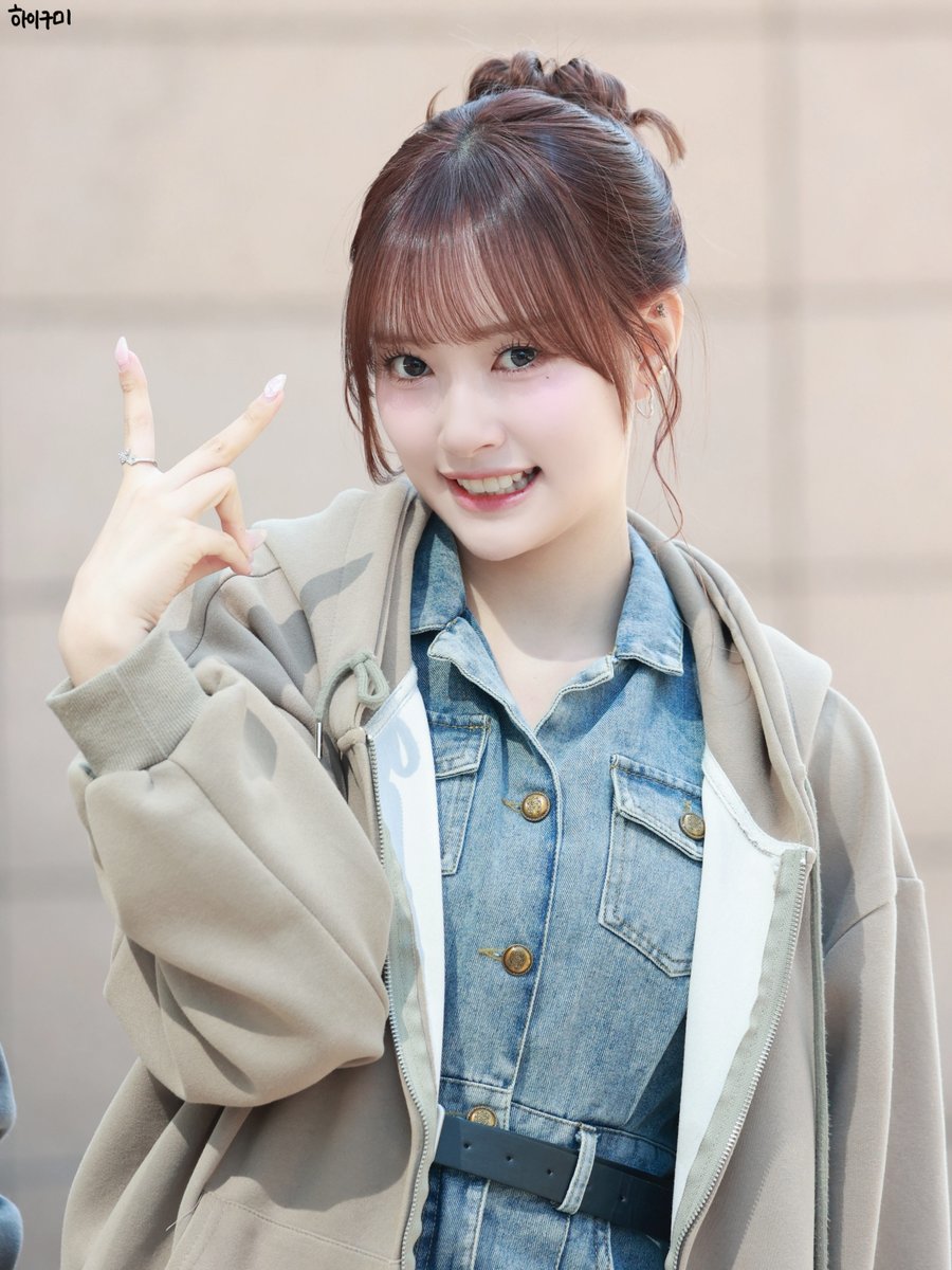 HiGumi_'s tweet photo. 260408 💙 #첫사랑 #CSR #금희 #오늘의_그미 https://t.co/n5EBJ3JVaq