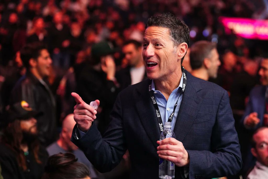 EricJunker's tweet photo. @shahartley @RandyOrton And Mark Shapiro saying let's add 16 influencers to the story cause that's what wrestling fans really want! https://t.co/rhC2PFF6EO