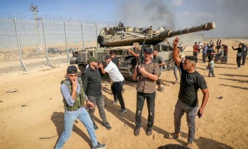 GloNewsFeed's tweet image. 🔴 #Israel | #BREAKING – Explosive allegations: An #IDF documentation unit sent to the #Gaza border on October 7 collected massive raw footage from victims’ phones and cameras — only for much of it to be ordered deleted or “disappeared” afterward.
Soldiers reportedly uploaded