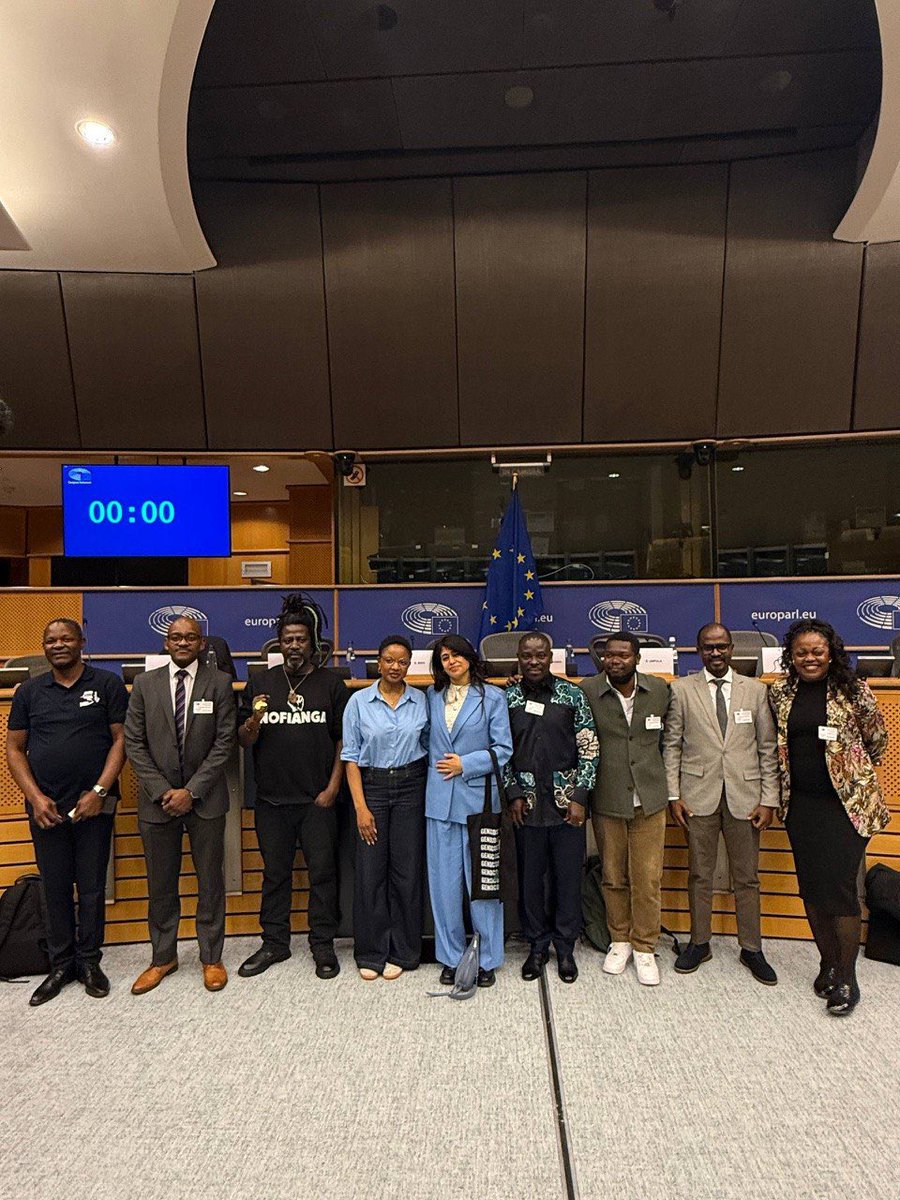 RimaHas's tweet photo. 🇨🇩 Merci à nos très nombreux·ses participant·es à notre conférence de ce soir « Une histoire de gloire et de dignité : responsabilités et justice en RDC », ainsi qu’à nos brillant·es intervenant·es.

Nous continuerons à faire tout ce que nous pouvons pour mettre en lumière les initiatives de la société civile pour la RDC et mener le travail parlementaire nécessaire pour porter cette cause.