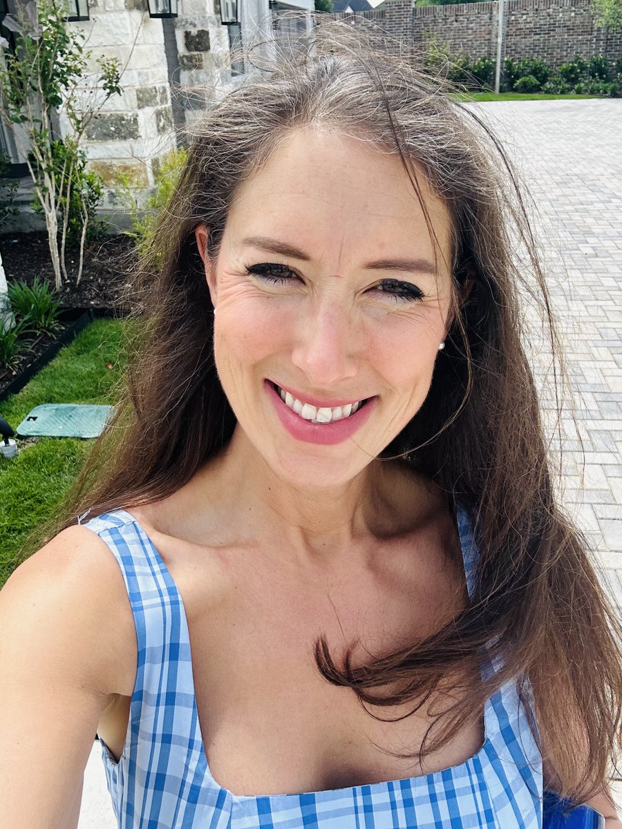 DaisyGreek's tweet image. 👋 Hey future Texas homeowners!
✅ Save for a strong down payment
✅ Check your credit—better score, better rates!
✅ Make a wish list, but be flexible
✅ Visit open houses—see what fits
Start here::
a.nhb.app/u/daisy-greek
#FirstHome #DreamHome #RealEstateAdvice #MoveInReady