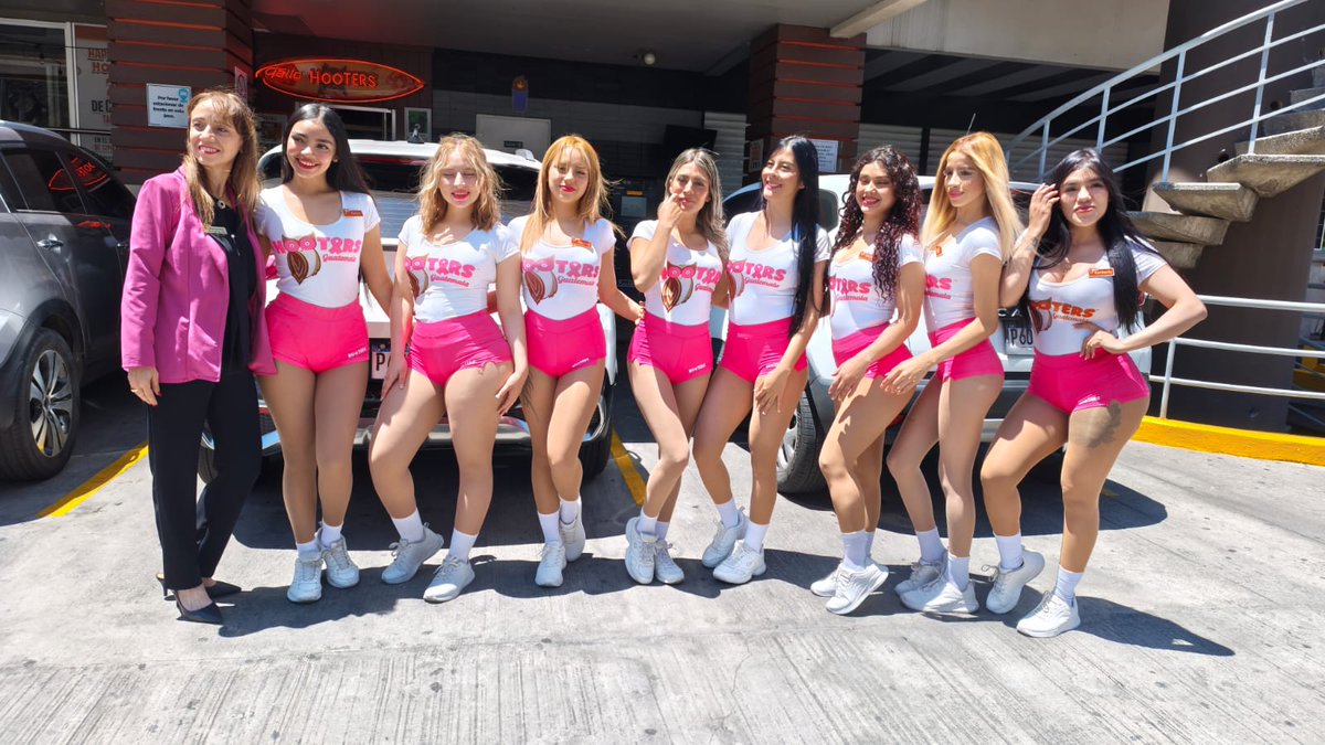 PublinewsGT's tweet image. ⛳💛 Publinews estuvo presente este martes 21 de abril en la conferencia donde Hooters dio a conocer su Torneo de Golf 2026.

El evento se jugará el próximo 15 de mayo en Club Altavista. 

#PublinewsGT #HootersObelisco #Business