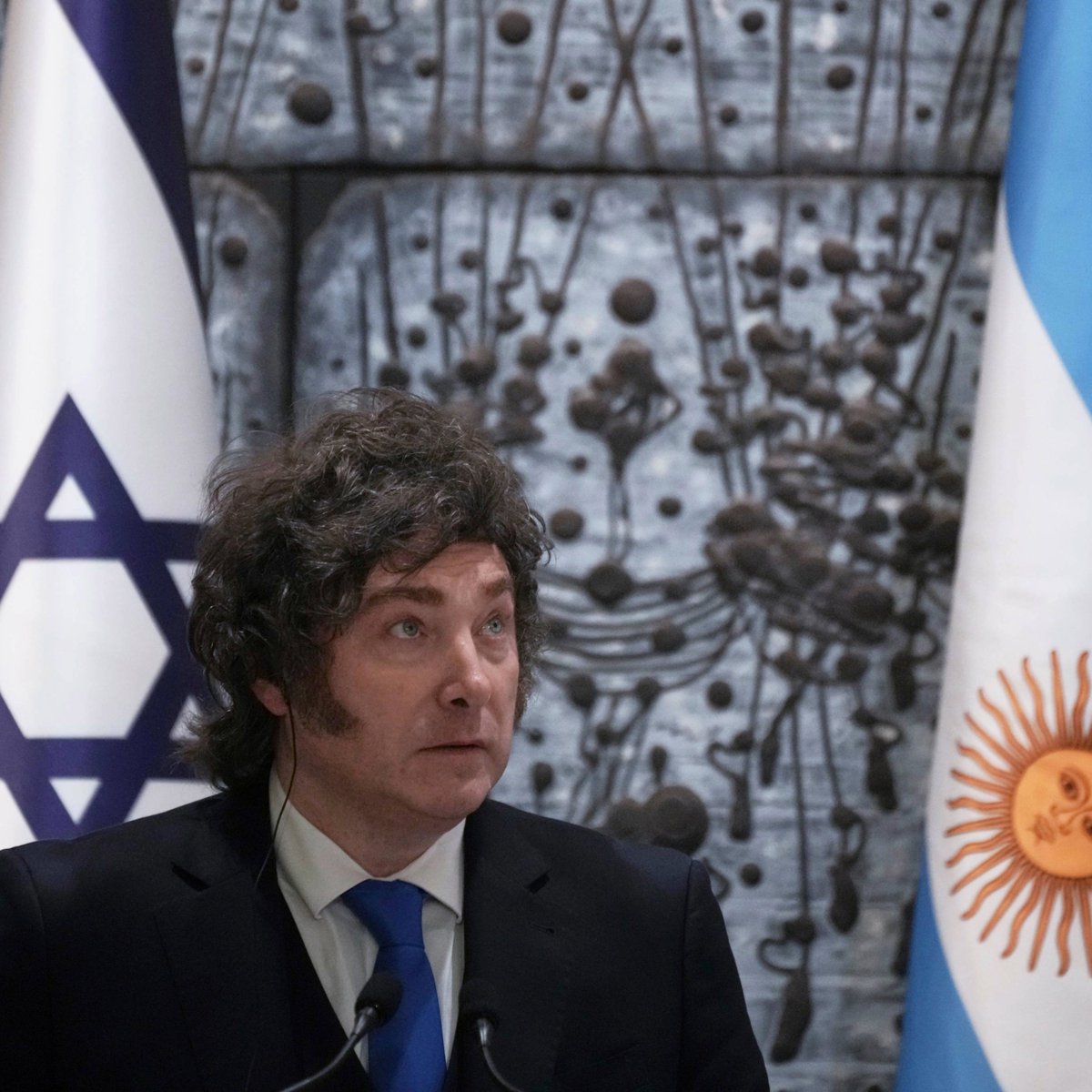 Clarín tweet media