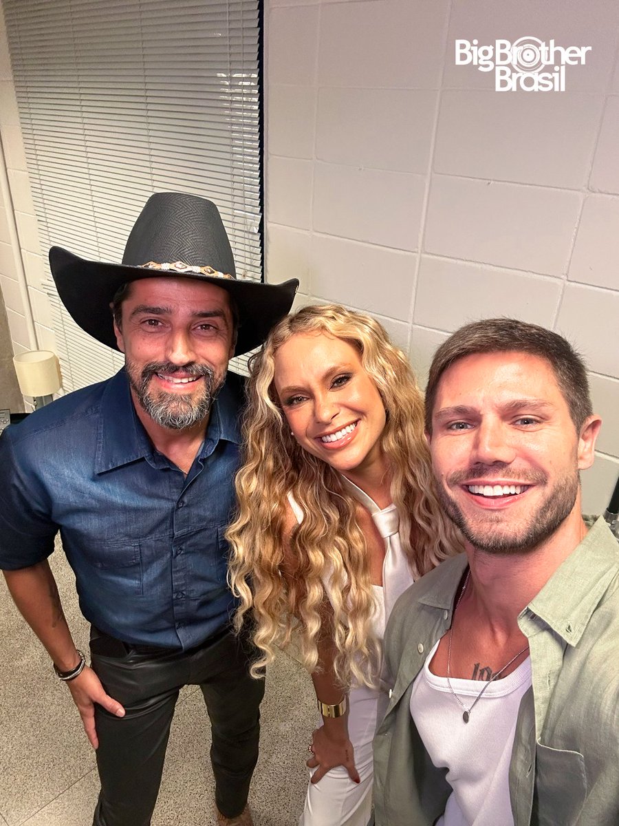 Imagina participar de duas edições e fazer história?

VEM COM A TRINDADE! Com vocês, as lendas <a href="/AlbertoCowboy/">Alberto Cowboy 🤠</a>,  <a href="/ssarahandrade/">Sarah Andrade</a> e <a href="/JonasHSulzbach/">Jonas ⚡️</a> na #FINAL do #BBB26.

#BASTIDORES #RedeBBB