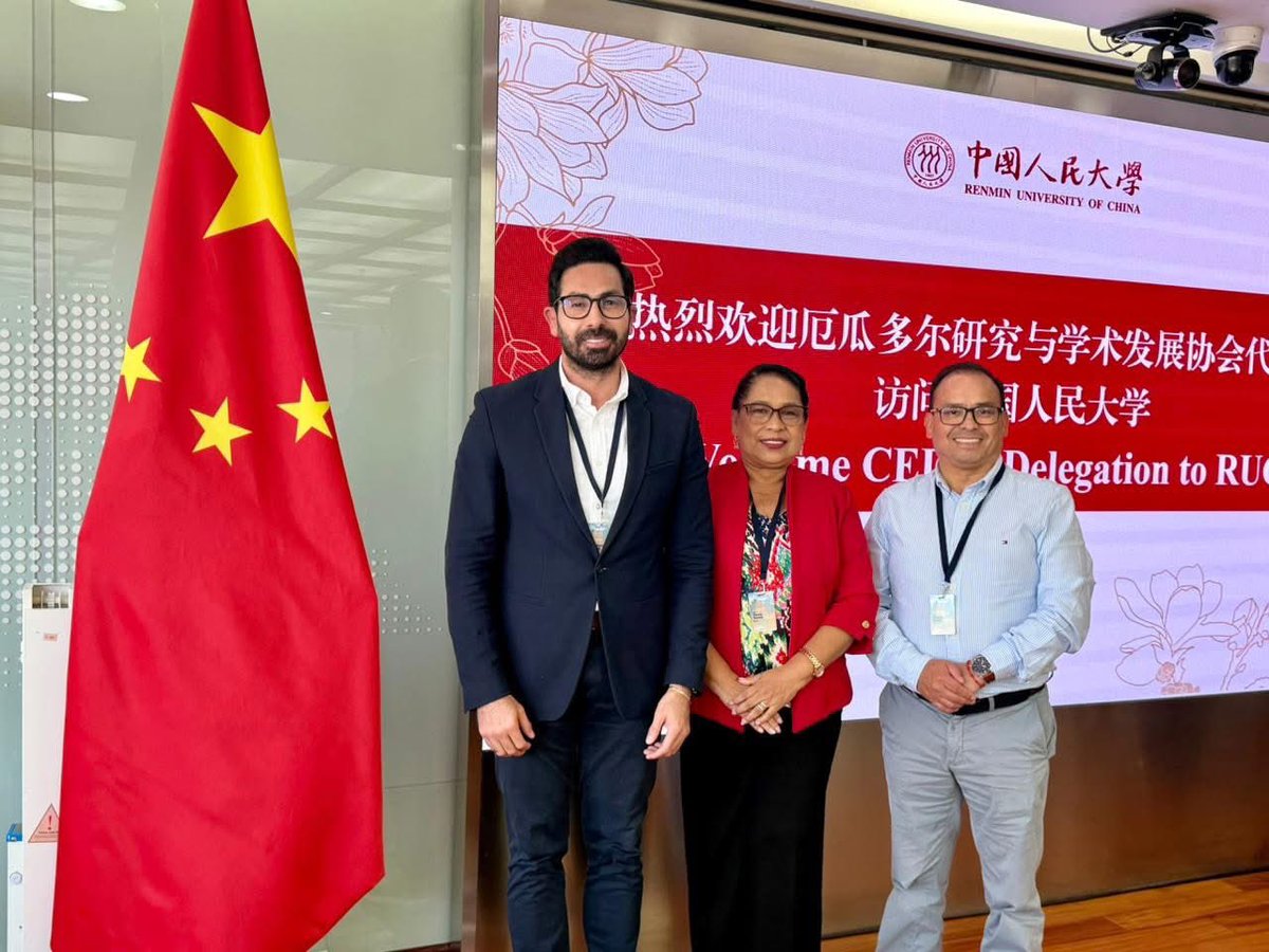 santiagoquirof's tweet photo. Continuamos agenda en China 🇨🇳, en la consolidación de alianzas estratégicas para el fortalecimiento de la educación superior ecuatoriana.

En esta jornada, participamos en un encuentro de alto nivel con la Universidad Renmin de China, junto a la Comunidad de Rectores invitados por CEDIA, donde definimos líneas de cooperación en investigación, movilidad académica, innovación y desarrollo sostenible.

Este tipo de espacios nos permite proyectar una universidad conectada con el mundo, capaz de generar oportunidades reales para nuestros estudiantes y docentes, y de aportar desde la academia a los grandes desafíos globales.