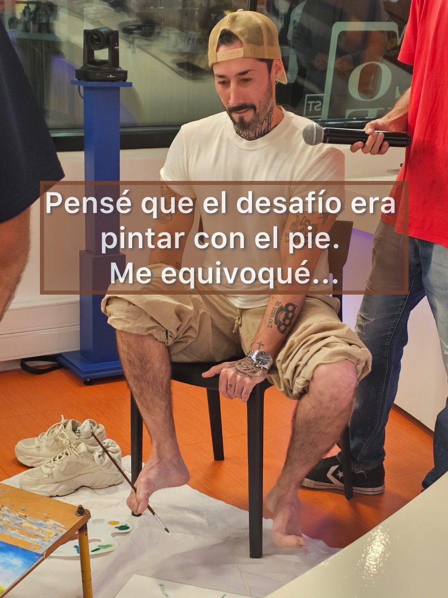 maxibagnascook's tweet photo. Hace unos días intenté pintar con el pie…

Compartir este momento con quienes convierten una dificultad en arte
te cambia la manera de ver muchas cosas.

A veces creemos que pintar depende de las manos,
pero el arte, en realidad, nace en el alma. https://t.co/GqHLtjVOBt