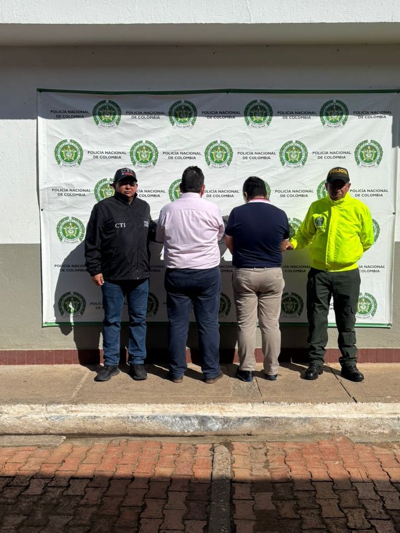 En coordinación con el CTI en #Guaviare realizamos la captura de 02 ciudadanos por el delito de acceso carnal violento en concurso homogéneo y sucesivo 👮🫡.