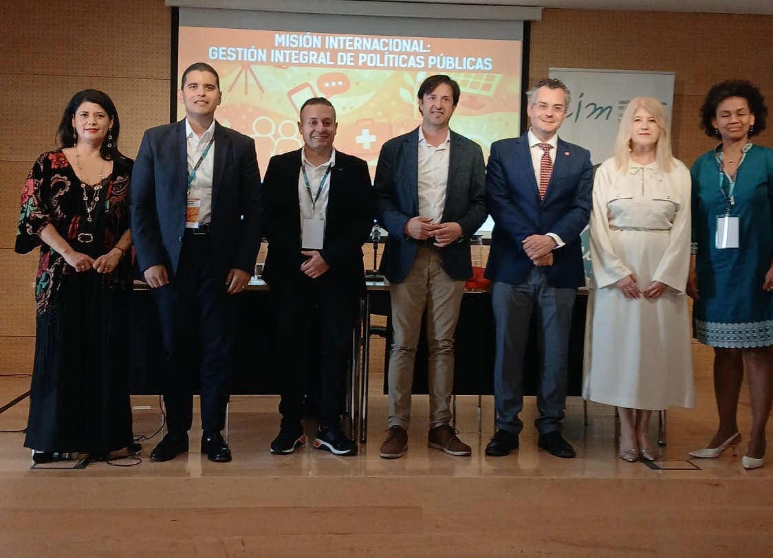 ANM_Churriana's tweet photo. Participando en la IV Misión Técnica Internacional de la @uimunicipalista en Granada. Un espacio de cooperación con representantes de Iberoamérica para impulsar políticas públicas innovadoras, sostenibles y centradas en las personas. #InnovaciónPública https://t.co/sqpmqvbYkE