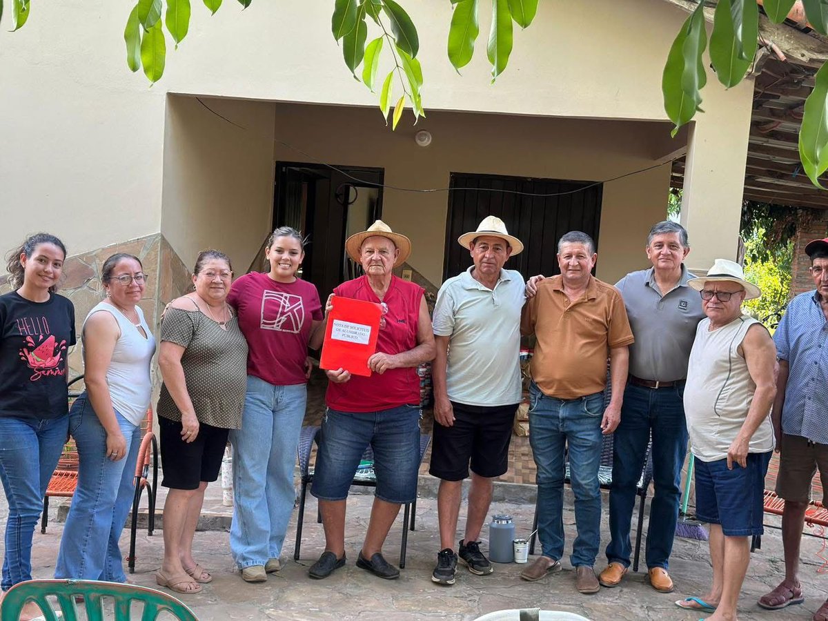 AngelitaNosoy's tweet photo. 🔴OTRA PLANILLERA VIP MÁS?🔴
La candidata a Intendente de Mbocayaty de la linea de HC, NOMBRADA  en el CONGRESO en Agosto 2025 con un salarion de 10.000.000 de gs, COMISIONADA en Enero 2026 a la GOBERNACION DE GUAIRA, REALIZA CAMPAÑA POLÍTICA en su HORARIO LABORAL??
UNA VERGÜENZA https://t.co/WlWw42BHpC