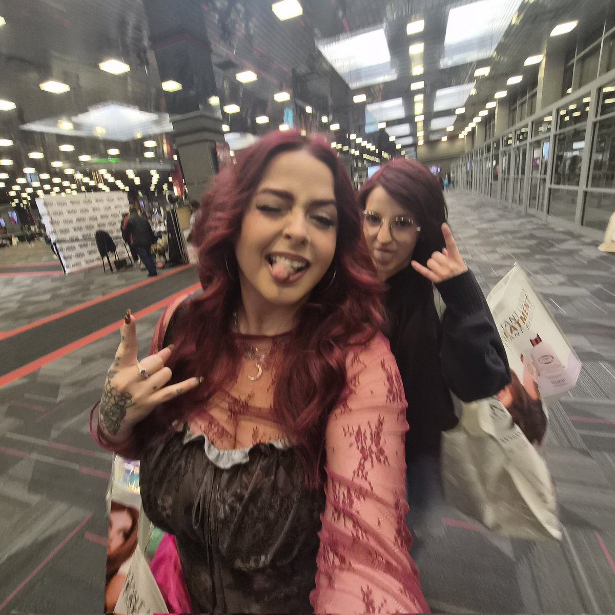 lindstagram's tweet photo. got to go to a hair/beauty show, get tattoos, &amp; spend time with some amazing girls for my birthday weekend. 🥹🥰 https://t.co/Rpa2KQY0kv