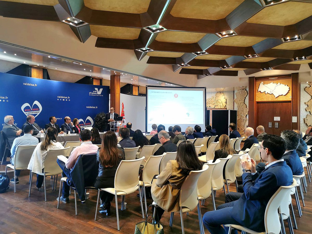 CEEVO95's tweet photo. #valdoise / #ChooseIDF / #Ceevo95 / #Tunisie / #FIPA : Succès pour l'Atelier "Entrepreneurs du Val d'Oise : et si vos prochaines opportunités d'affaires se trouvaient en Tunisie ?" organisé par le CEEVO et FIPA-Tunisia, à Cergy https://t.co/dvGT7Dlu4J - https://t.co/YoavjUNTKp https://t.co/7OSrkILzeB