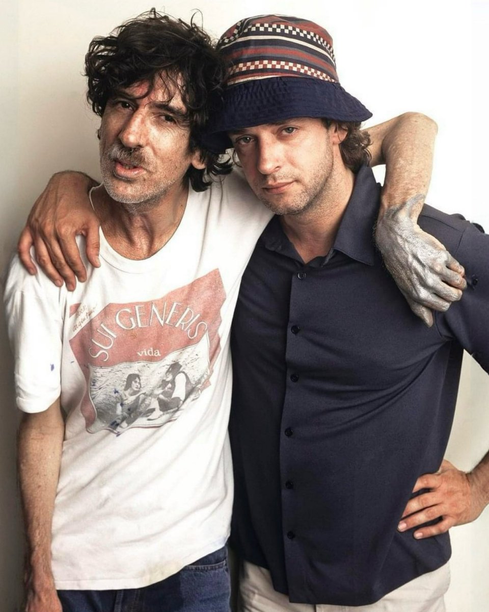 archivocharly's tweet photo. Charly García &amp; Gustavo Cerati fotografiados en el historico departamento de Coronel Díaz y Santa Fe (21/12/1999) Ph: Nora Lezano - Germán Saez https://t.co/BmcmXMIcnk
