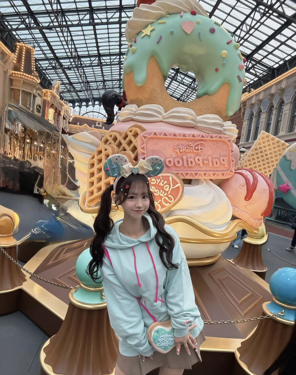 aya09031117's tweet photo. ヴァネロペコーデしてディズニーたのしかった🐭🤍 https://t.co/wvWxU1ljgM