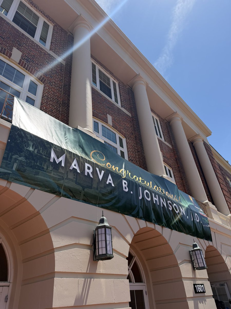 ErikaDonalds's tweet photo. Hard to describe how much I love this day. Beaming with pride to see my friend @FAMU_1887’s 13th President @marvabjohnson’s Investiture on the Highest of 7 Hills. It was an incredible celebration worthy of her - a brilliant, tenacious, faithful woman who always puts students first and demands excellence. Excited for FAMU’s next chapter! 💚🧡