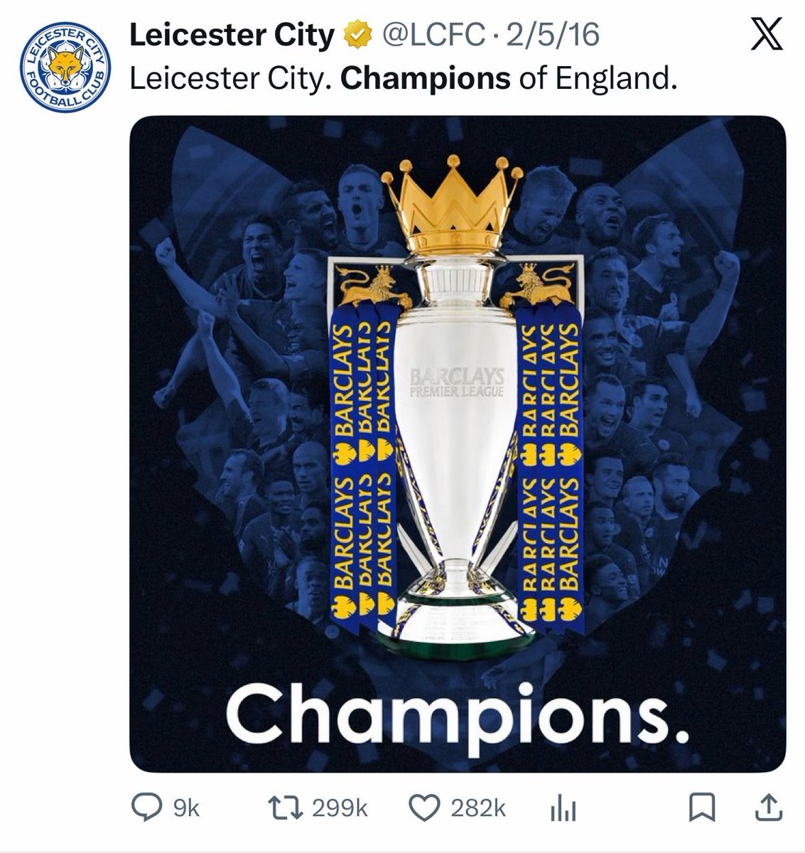 Por poco más de una semana no hay una década exacta de diferencia entre los dos tuits.