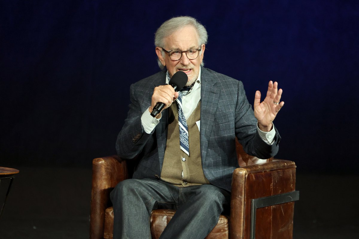 Variety's tweet image. #CinemaCon 2026 takeaways: Steven Spielberg issued an urgent warning

• Making his first CinemaCon experience to promote “Disclosure Day,” Spielberg reminded studios and exhibitors that if they want to keep their auditoriums filled, they need to embrace original stories. 

•