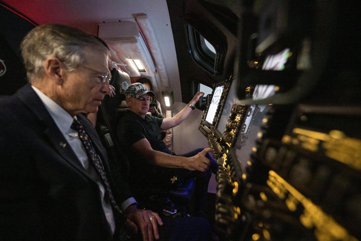 Senator Mark Kelly tweet media