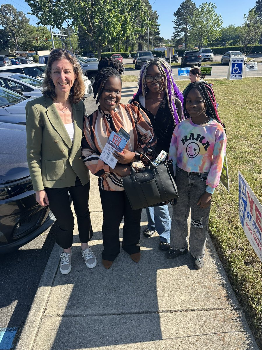 Elaine Luria tweet media