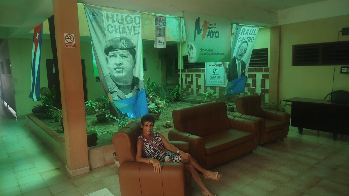 Giannylb2022's tweet photo. El Telecentro TunasVisión @TunasTV1 engalanado para recibir la fiesta proletaria del primer día de mayo. https://t.co/TmPNBlXuzR