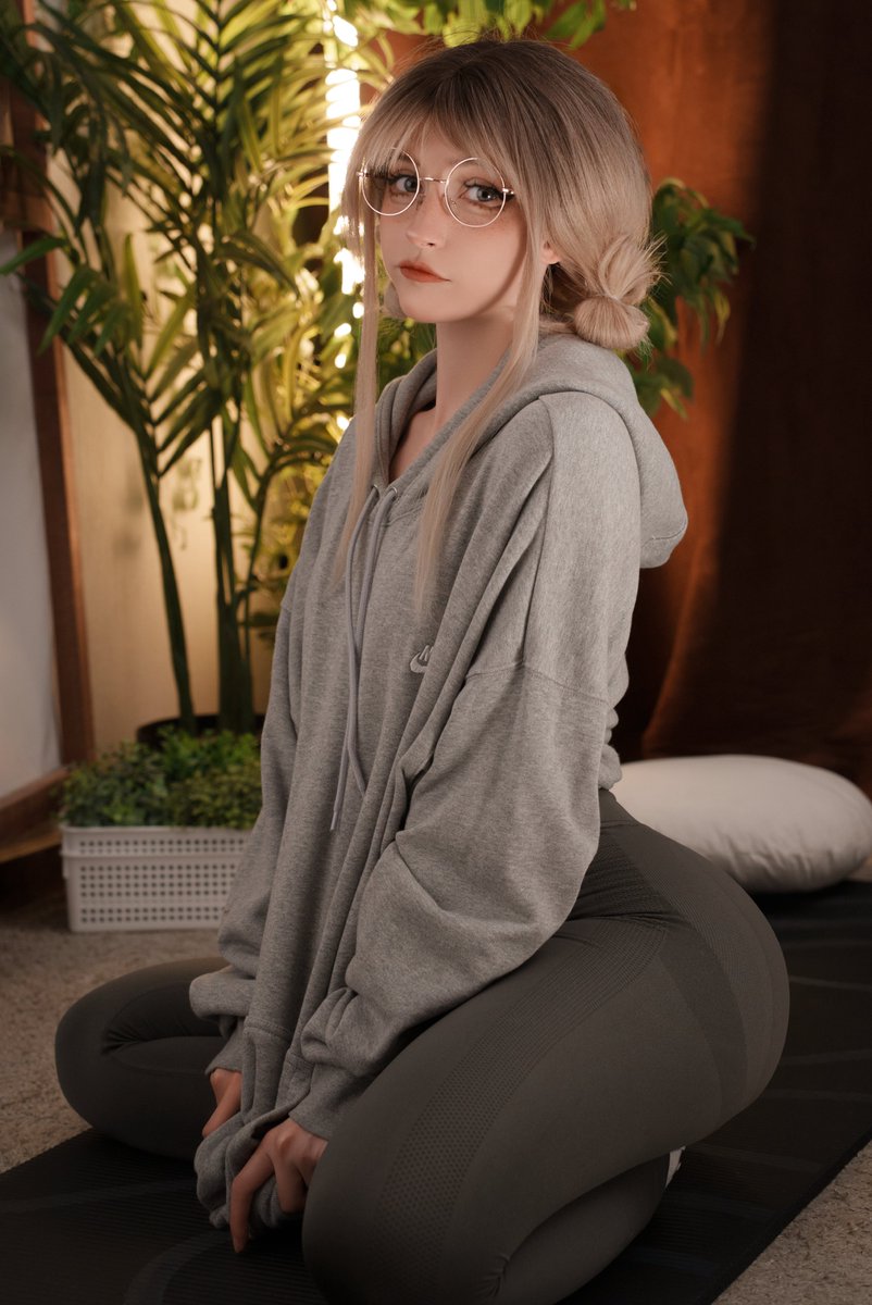 maidmana's tweet image. Did you work out today?🧢
#alt #alternative #egirl #egirls #aesthetics #altgirl