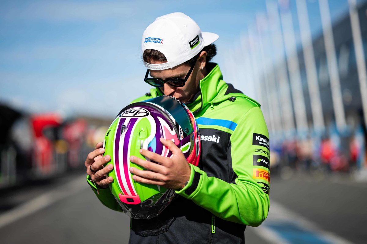 JoseluisdeNovoa's tweet photo. 💜 @jeremyalcoba x #Novoadesigns 💚
2026 WSSP season #WSBK #Kawasaki #Arai https://t.co/WkkkthIMUR