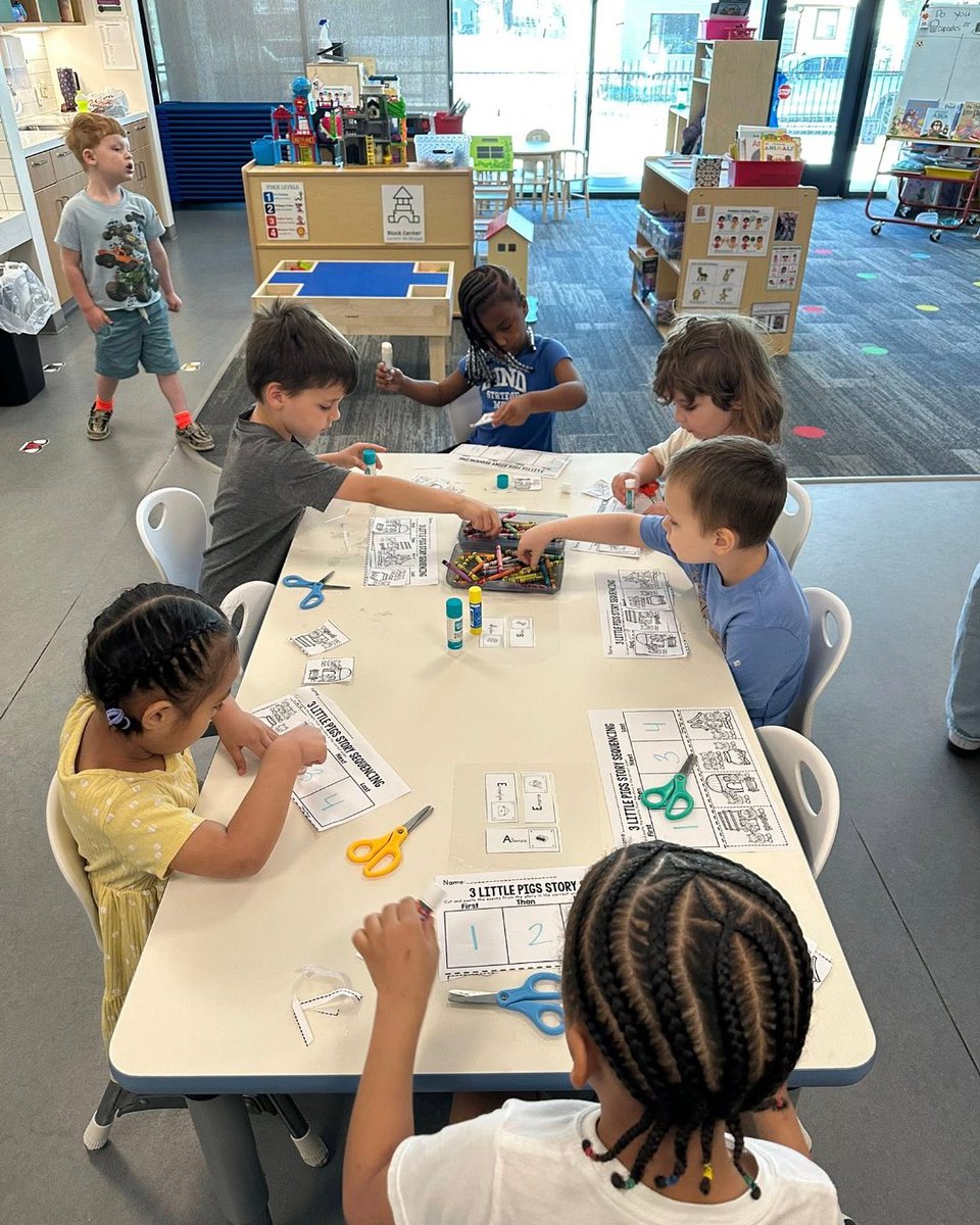 AN_ELC_CB's tweet photo. Mrs. Bantz's classroom read The Three Little Pigs. Preschoolers did a nice job with story retelling and they used their creative brains to make their own house.

#WeAreELC
#ThisIsUsCB https://t.co/PlITZA5E5V