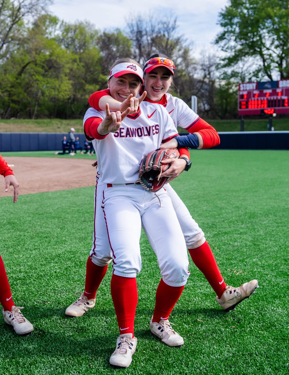 StonyBrookSB's tweet image. Weathered the Red Storm🤘

🌊🐺 x #NCAASoftball