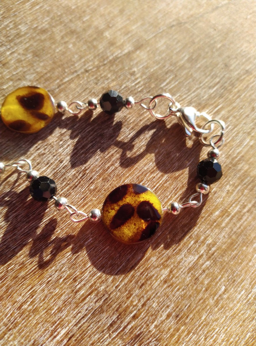 mena_callaghan's tweet image. 💫Mother of pearl (Animal print) necklace 💫
💠Gentle healing💠Self-esteem💠Intuition
PM to purchase
for more visit👇
craftyhandmaiden.my.online.store

#earrings #bracelets #springfashion #accessories #stylegoals