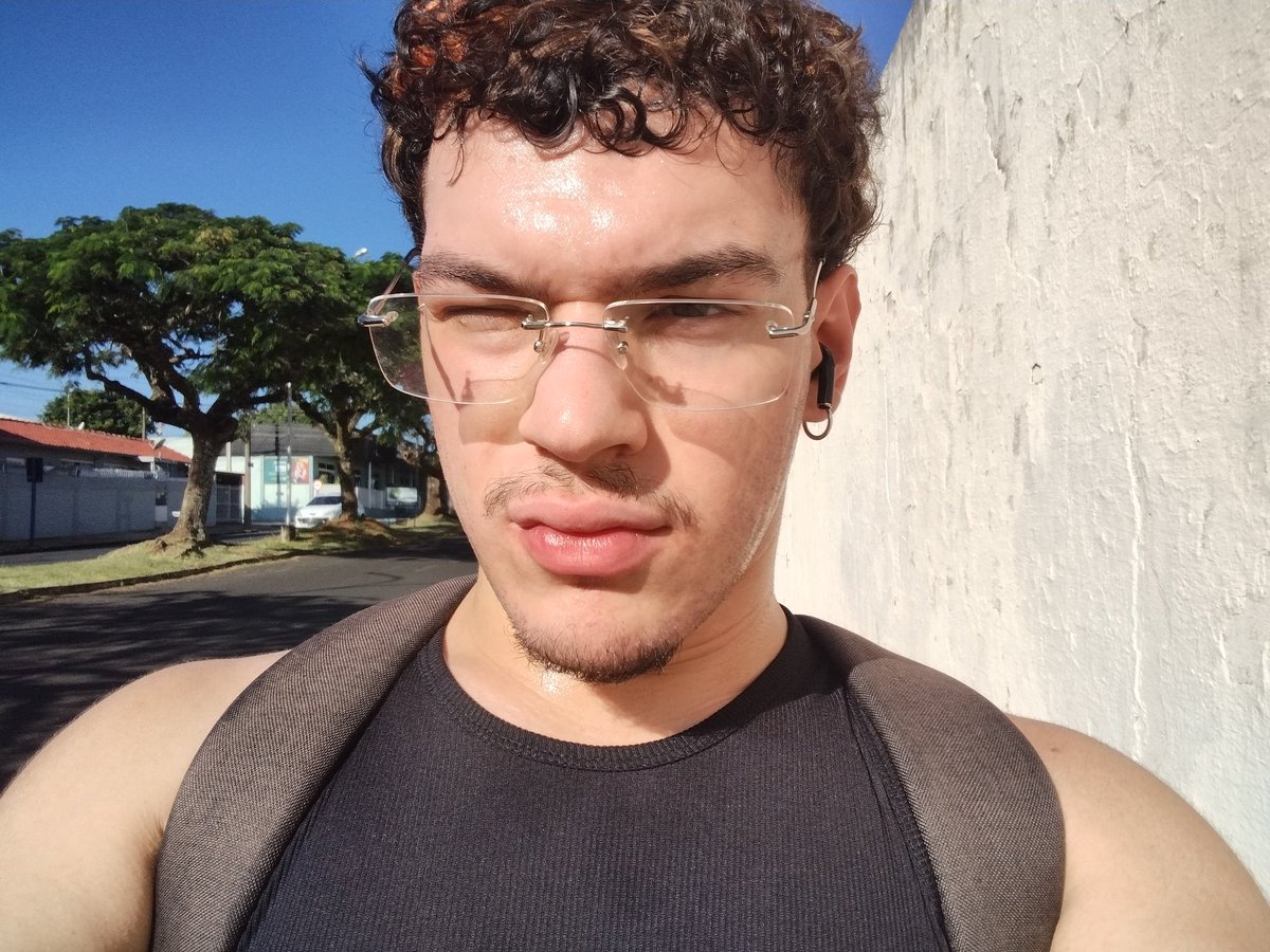 rob tweet media