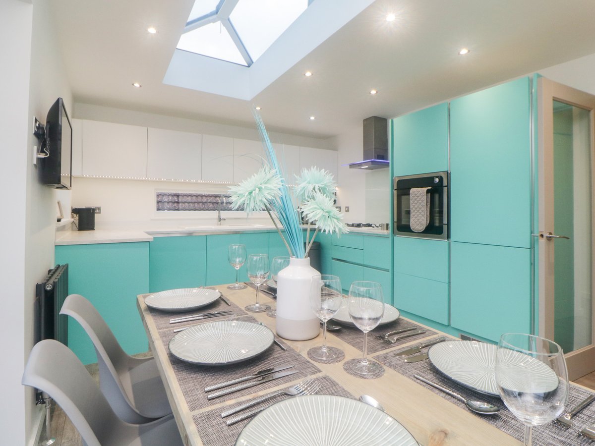 scateringcouk's tweet image. Ingledene rests in Brixham, Devon, sleeping six in three bedrooms.
📍 Brixham, Devon

selfcatering.co.uk/england/devon/…

#Brixham #Devon #HolidayCottage #SelfCatering