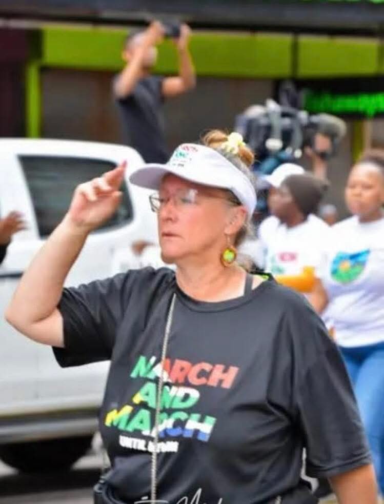 🇿🇦Ⓜ⍶∩ⓓⓎ Ndlela KaMaMlobeli Camera🎥 Lady tweet media