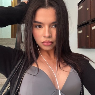 sarasemperem's tweet photo. #NuevaFotoDePerfil https://t.co/icB4MzjAYg