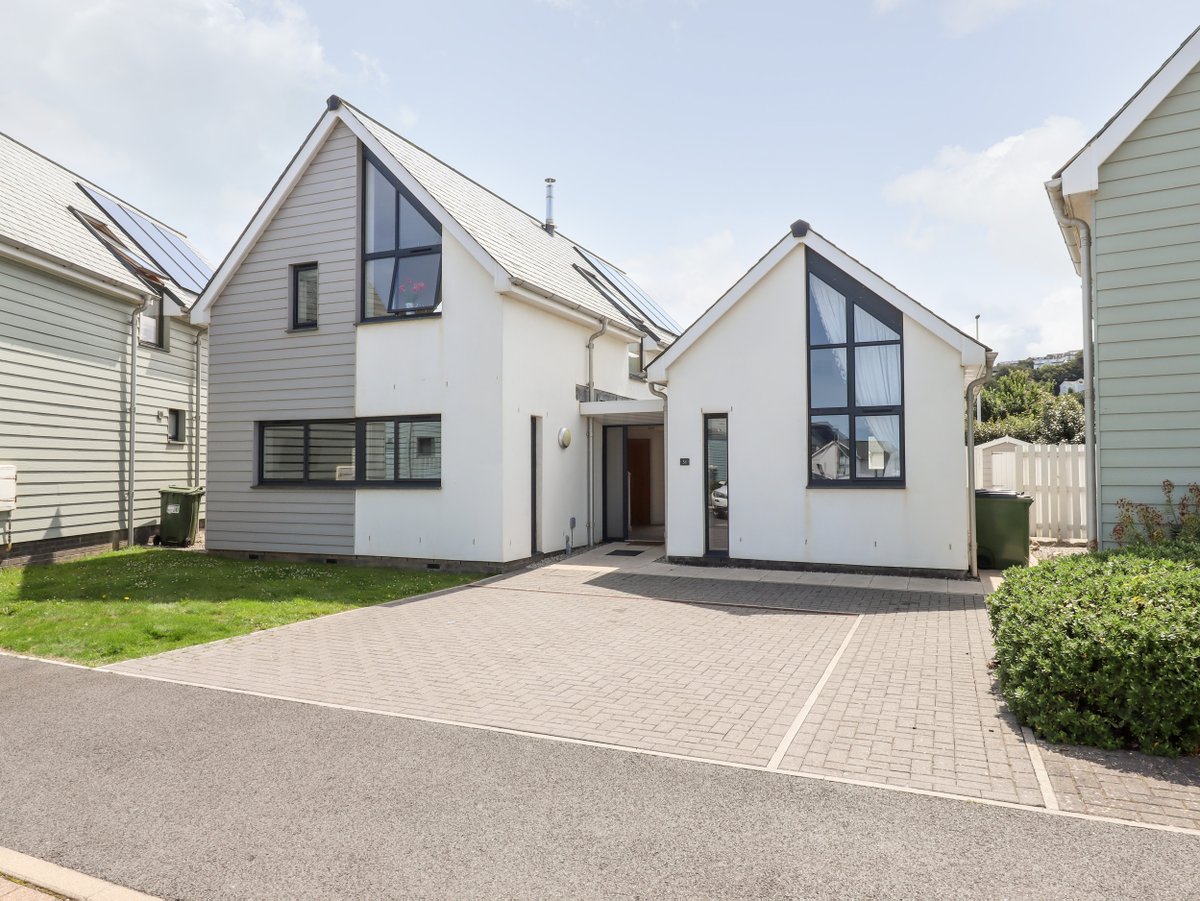 scateringcouk's tweet image. Pebble Ridge View in Westward Ho!, Devon, can sleep ten guests in five bedrooms.

🐾 Dog friendly · 🛁 Hot tub
📍 Westward Ho!, Devon

selfcatering.co.uk/england/devon/…

#WestwardHo #Devon #DogFriendly #HotTub #HolidayCottage #SelfCatering