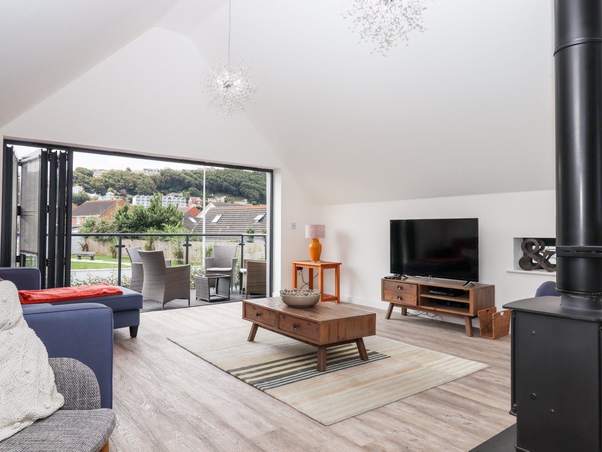 scateringcouk's tweet image. Pebble Ridge View in Westward Ho!, Devon, can sleep ten guests in five bedrooms.

🐾 Dog friendly · 🛁 Hot tub
📍 Westward Ho!, Devon

selfcatering.co.uk/england/devon/…

#WestwardHo #Devon #DogFriendly #HotTub #HolidayCottage #SelfCatering