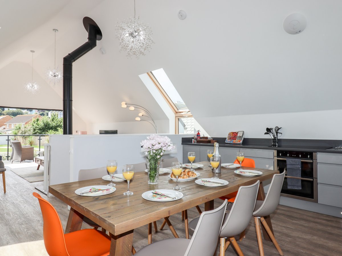 scateringcouk's tweet image. Pebble Ridge View in Westward Ho!, Devon, can sleep ten guests in five bedrooms.

🐾 Dog friendly · 🛁 Hot tub
📍 Westward Ho!, Devon

selfcatering.co.uk/england/devon/…

#WestwardHo #Devon #DogFriendly #HotTub #HolidayCottage #SelfCatering