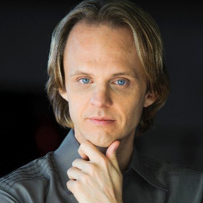 kekiusteeshirt's tweet image. 🚨 UFO researcher, David Wilcock, committed suicide at his home in Colorado. Boulder County Sheriff’s Office reports they found him outside holding a weapon. Within minutes, he turned it on himself. He was pronounced dead at the scene.