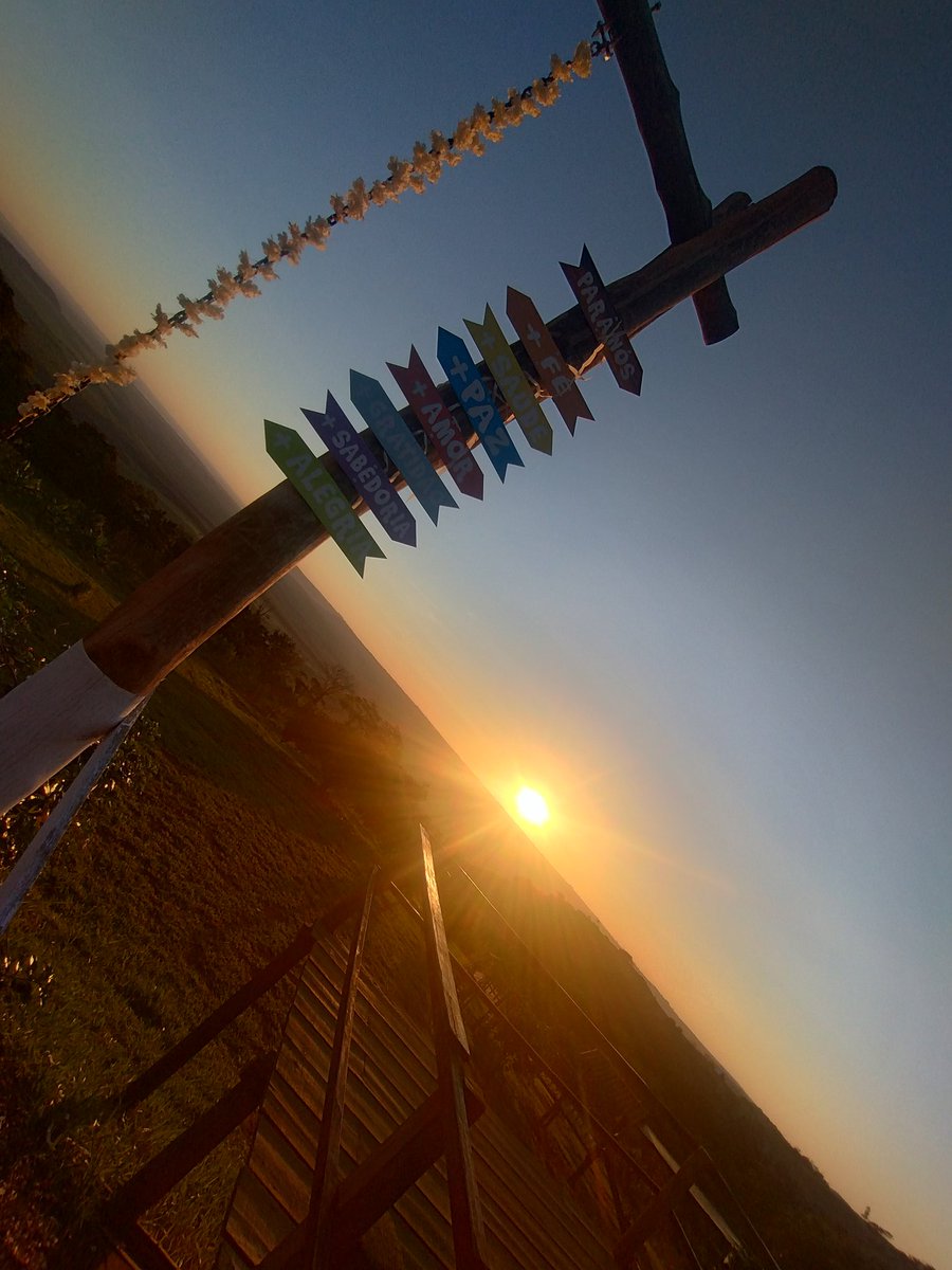 Que fim de tarde maravilhoso
Que por causa do sol incrível .
#pordosol