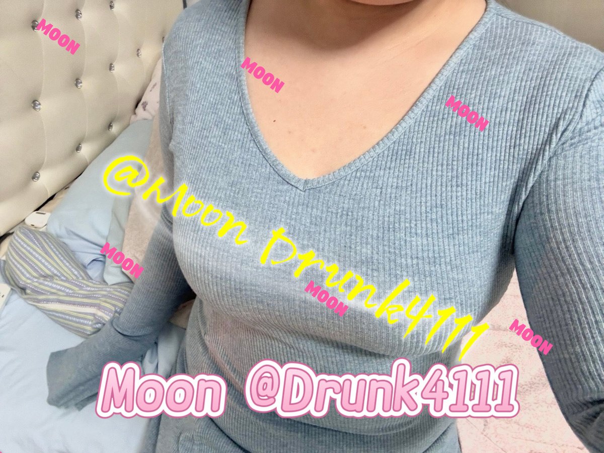 Moon tweet media