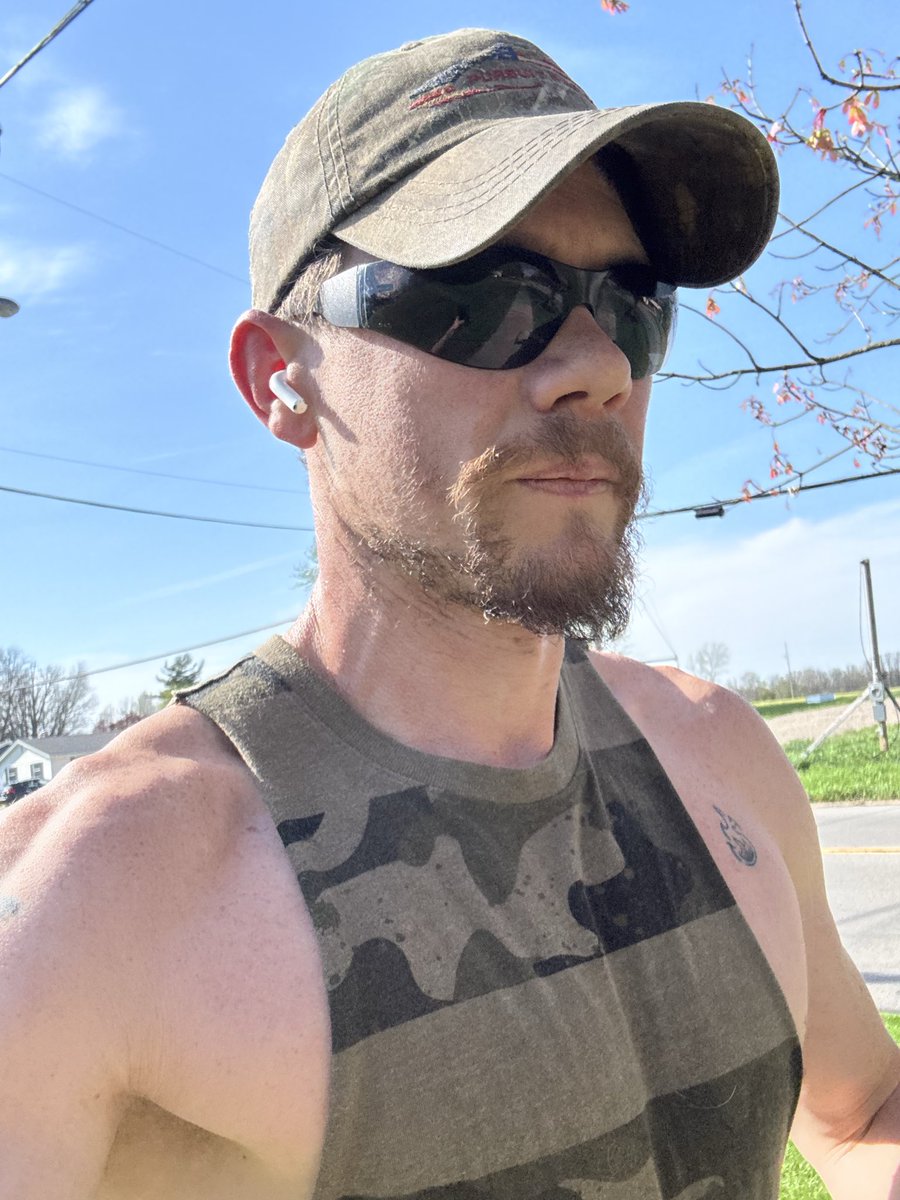 fitnessjunky42's tweet image. Got run completed, 6 miles done. Love the hybrid training. #running #hybrid #75hard #noonecaresworkharder