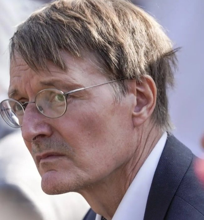 Prof. Karl Kautabak Gesundheitsminister Satire tweet media