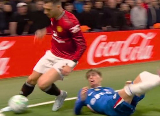 Anna 🐝🔴⚽️ tweet media