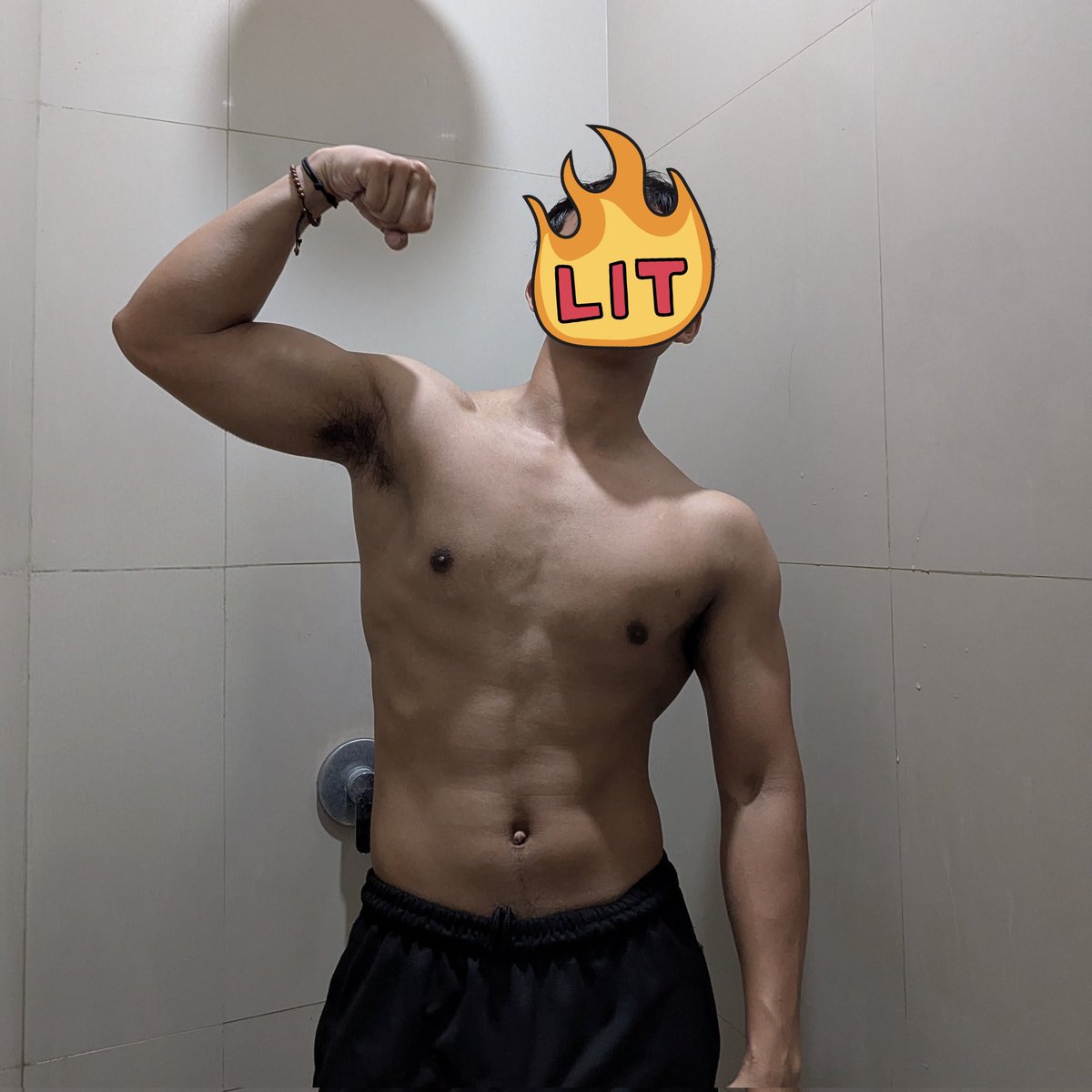 iDme27's tweet image. Saranin bagian mana yg perlu dilatih/digedein lagi, biar proporsional #gym, klo bisa sm nama exercisenya apa