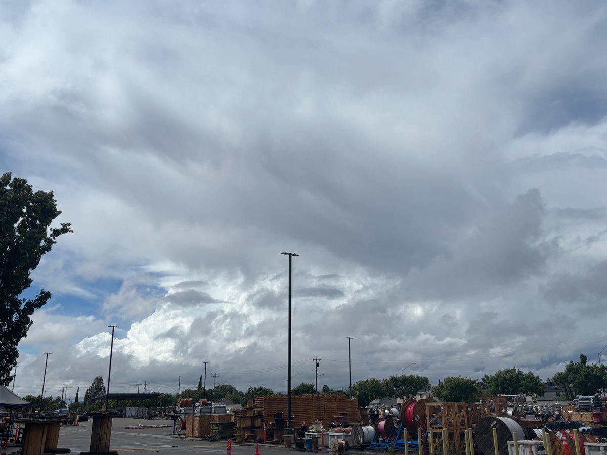 W_C_Weather's tweet photo. Tornado warned cell near Fresno, CA https://t.co/sDDkWAAcZ2