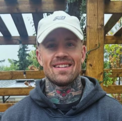 mobinfiltrator's tweet image. Every fucking day ...

Not just an issue tied to #Ontario.

Saskatoon officer, and part time rodeo clown, Dylan Kemp admitted assaulting a fellow off-duty female officer at a house party he hosted.

Alcohol-fuelled, repeated physical attacks, choking, restraint, and multiple