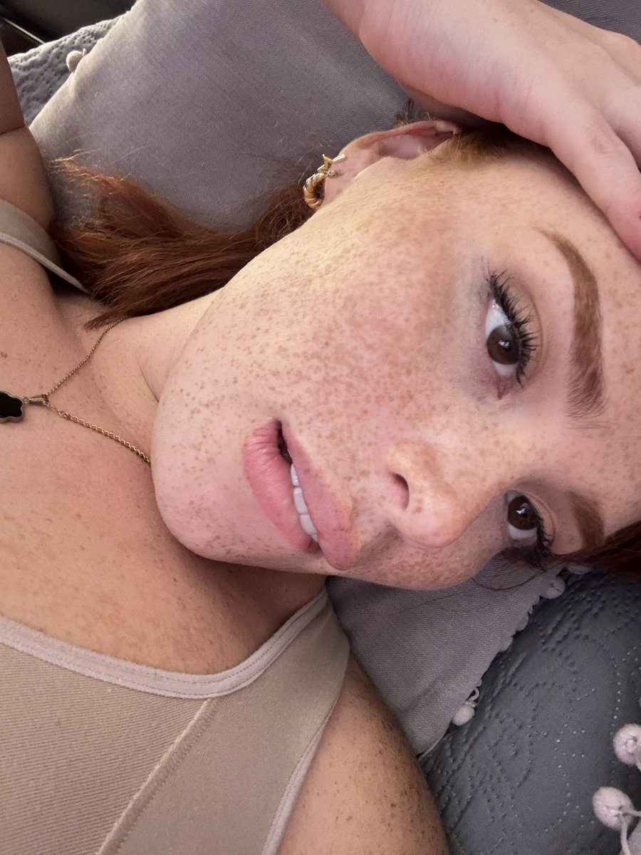 Pelirojaaamamadora tweet media