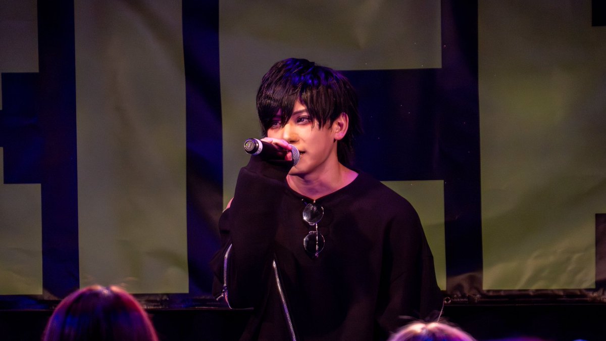 shitone4444's tweet photo. 《📸詞と音 フォトレポート📸》
第一章 / 猫こねこ@渡部
@gesgest121 

=Setlist=
クスシキ
lulu.
しわあわせ
カルマ

Photo by @g_ace_mix 

#詞と音 #猫こねこ https://t.co/SfIGGPf2an