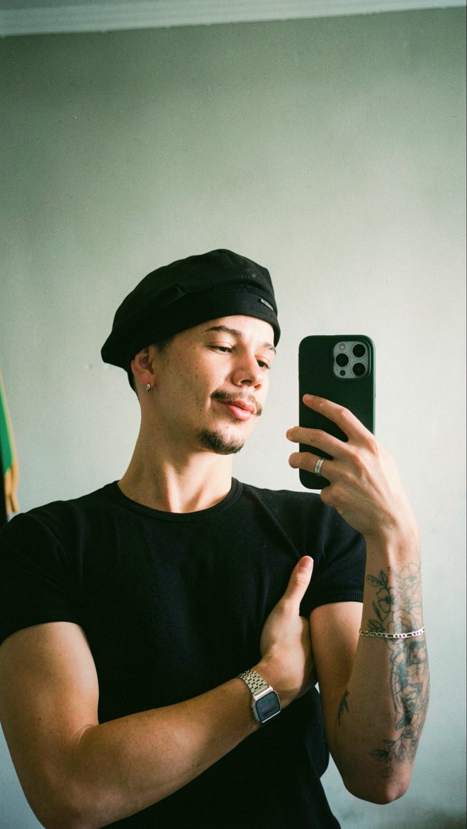 caosdoues's tweet photo. o novo filtro do Instagram tá fodaaa https://t.co/AUKAwvfX7g