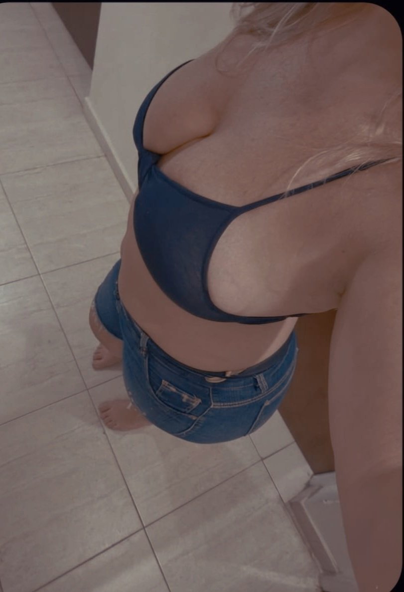 𝐂𝐞𝐜𝐢 tweet media