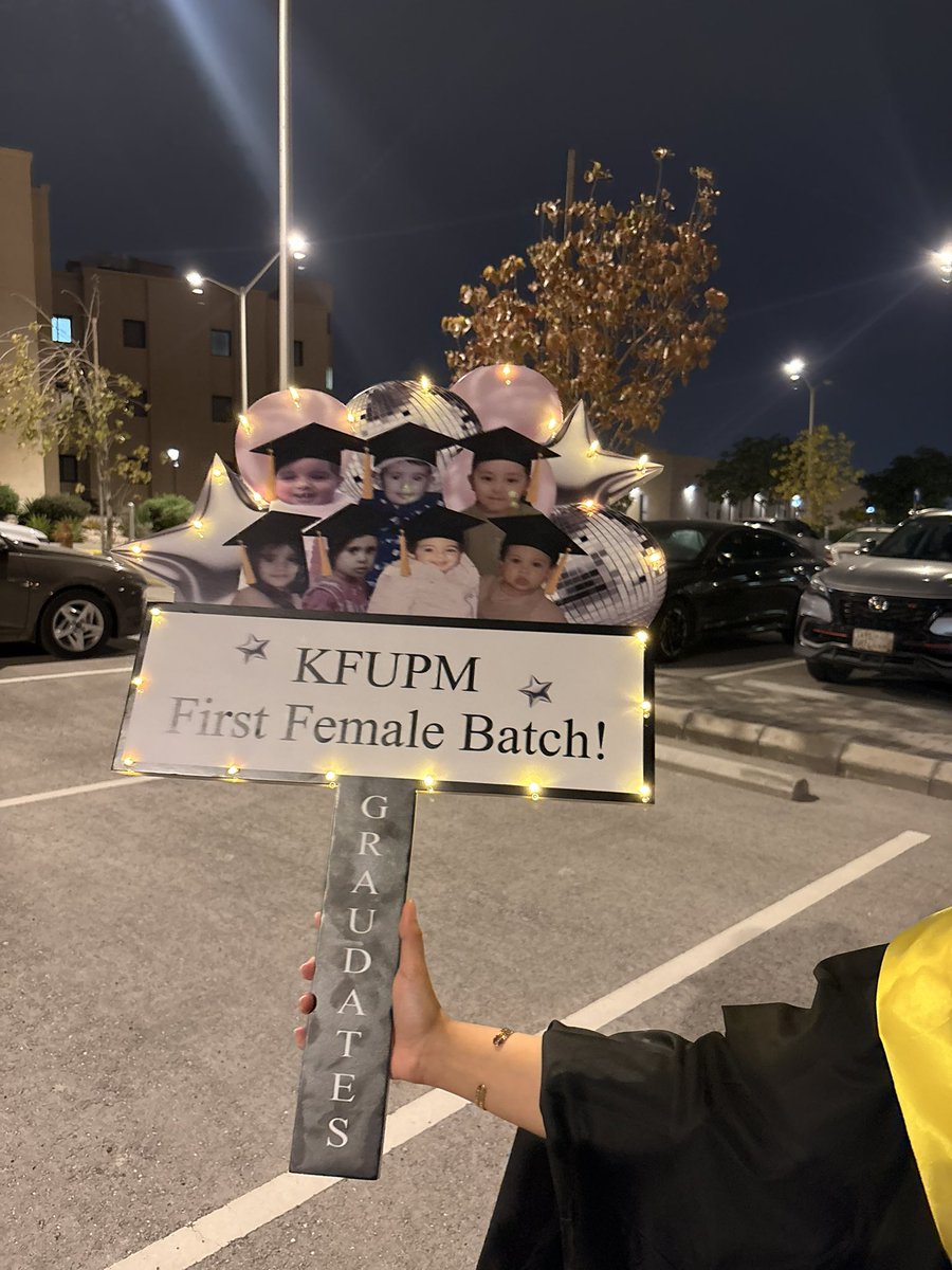 Tova_21's tweet image. ياااعمي ميييجرررر ميييييين
تخرجنااااااا😆🎓🎓🎓🎓🩷🩷🩷🩷🩷🩷🎉🎉🎉🎉🎉🎉 
#kfupm