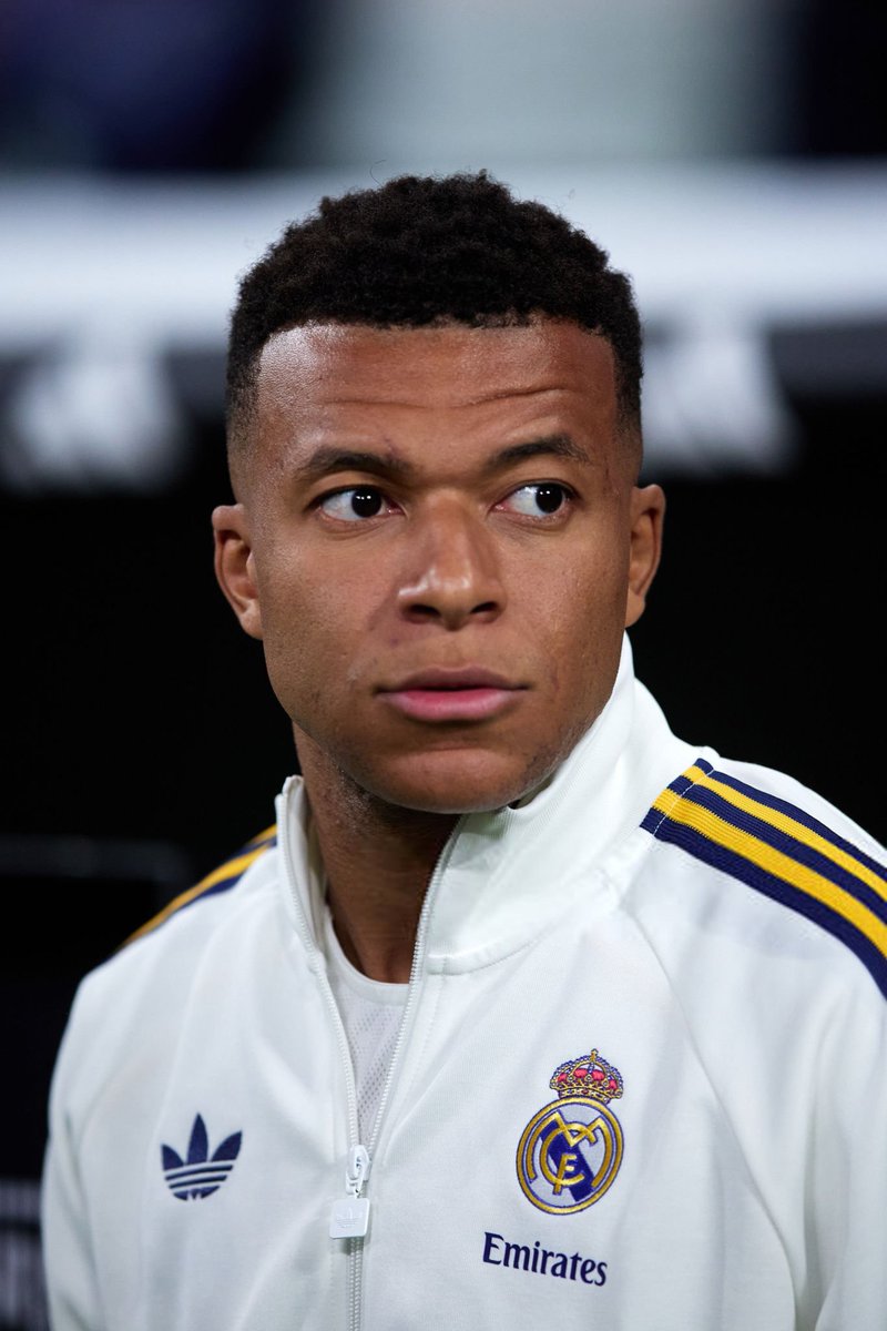 (fan) REAL MADRID FANS 🤍 tweet media